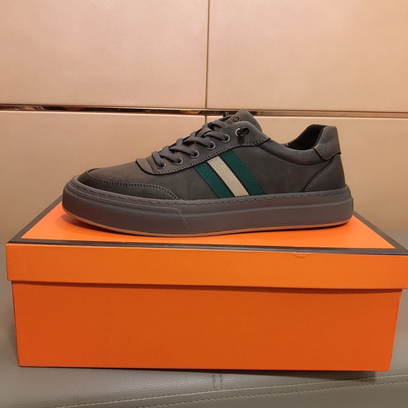 G*u*i casual shoes